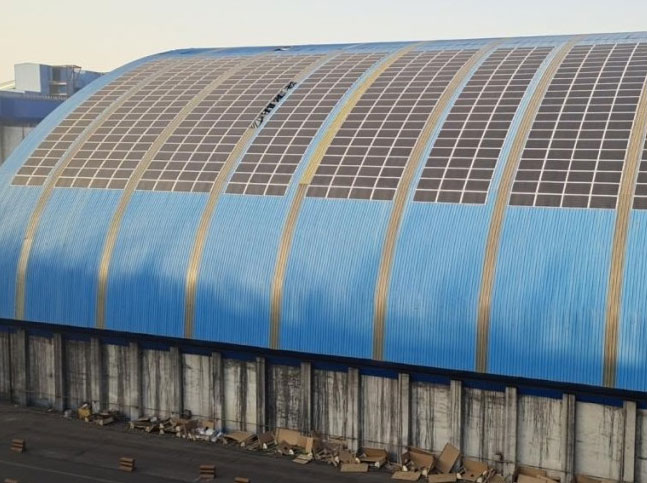 首個(gè)拱形礦區(qū)煤棚項(xiàng)目 | 日托輕柔組件解決拱形屋頂安裝難題