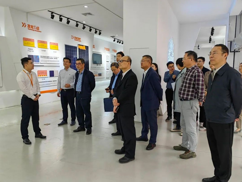 江蘇省審計廳財政審計處二級高級主管陸建中一行蒞臨日托考察調研