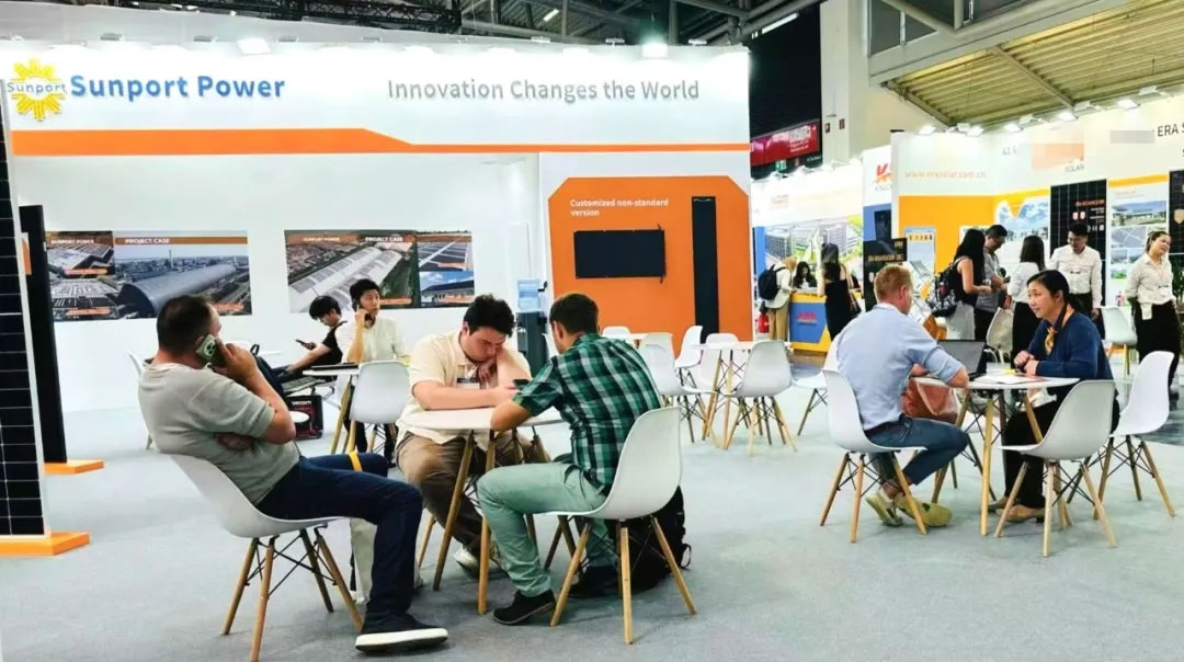 高強度輕質組件新品歐洲首秀，日托光伏閃耀歐洲智慧能源展